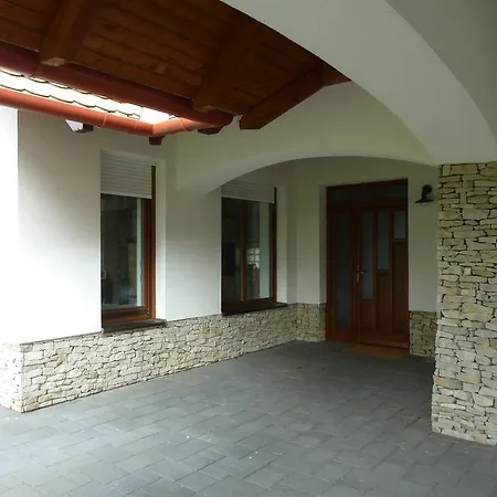 Villa Holiday Poroszló Apartman *