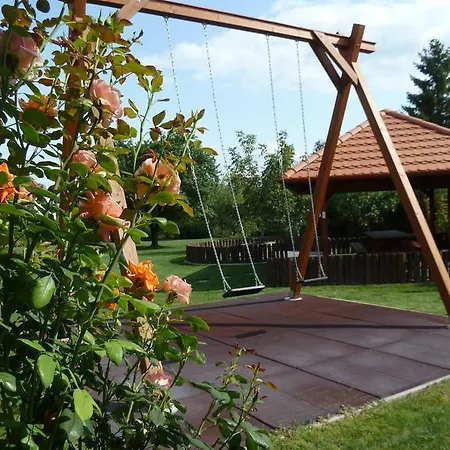 Villa Holiday شقة Poroszló