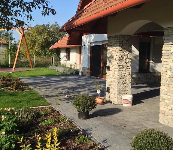 Villa Holiday Apartment *